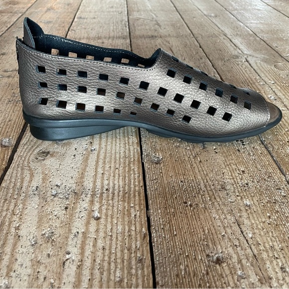 Arche Drick Slip On Brown Bronze Leather Sandal Flat Open Toe Laser Cut Sz39 US8 - Picture 5 of 11